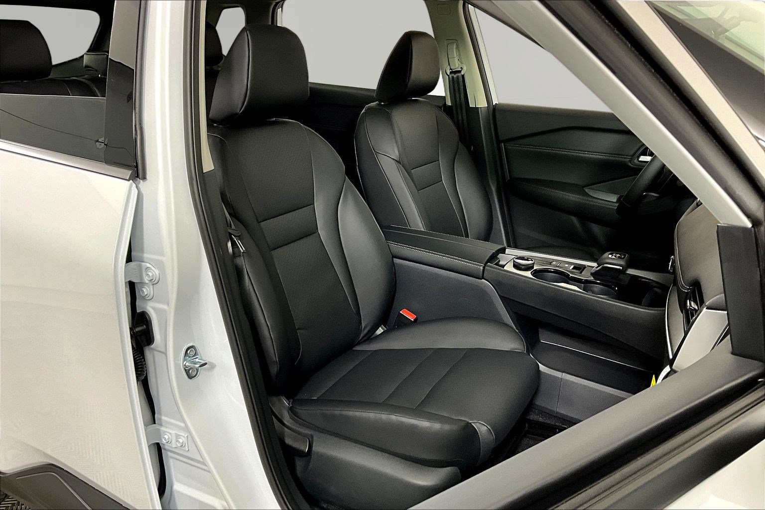 New 2026 Nissan Rogue Dark Armor AWD/4WD image 19