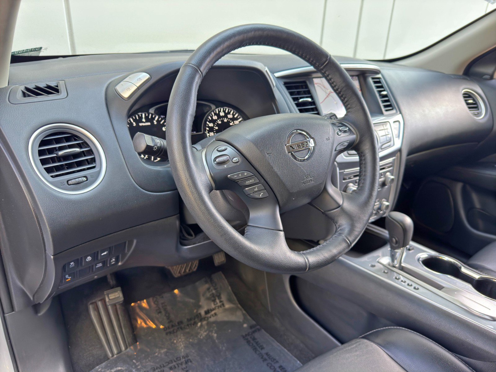 Used 2020 Nissan Pathfinder SL image 11