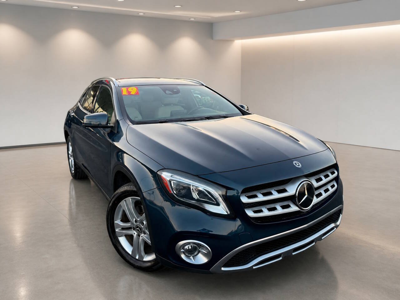 Used 2019 Mercedes-Benz GLA 250 4MATIC image 1