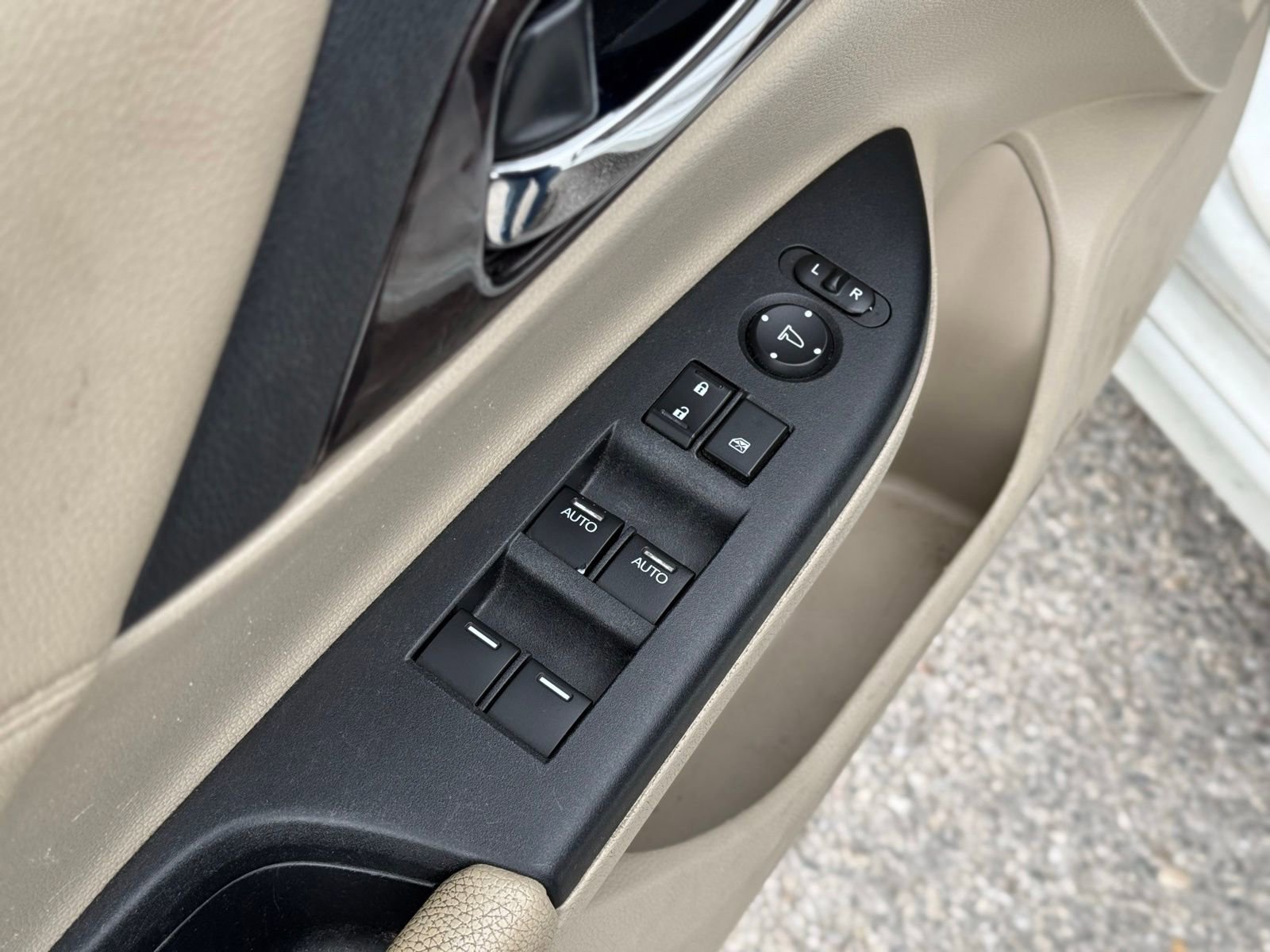 Used 2016 Honda Accord Touring image 11