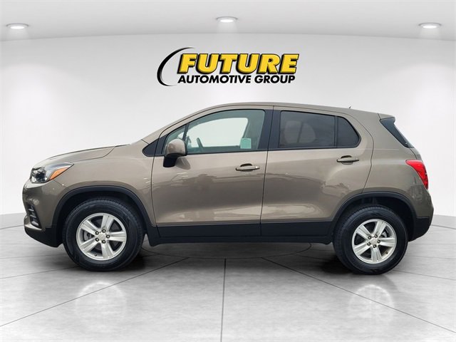 Used 2022 Chevrolet Trax LS w/ Tint and Cruise Package image 6