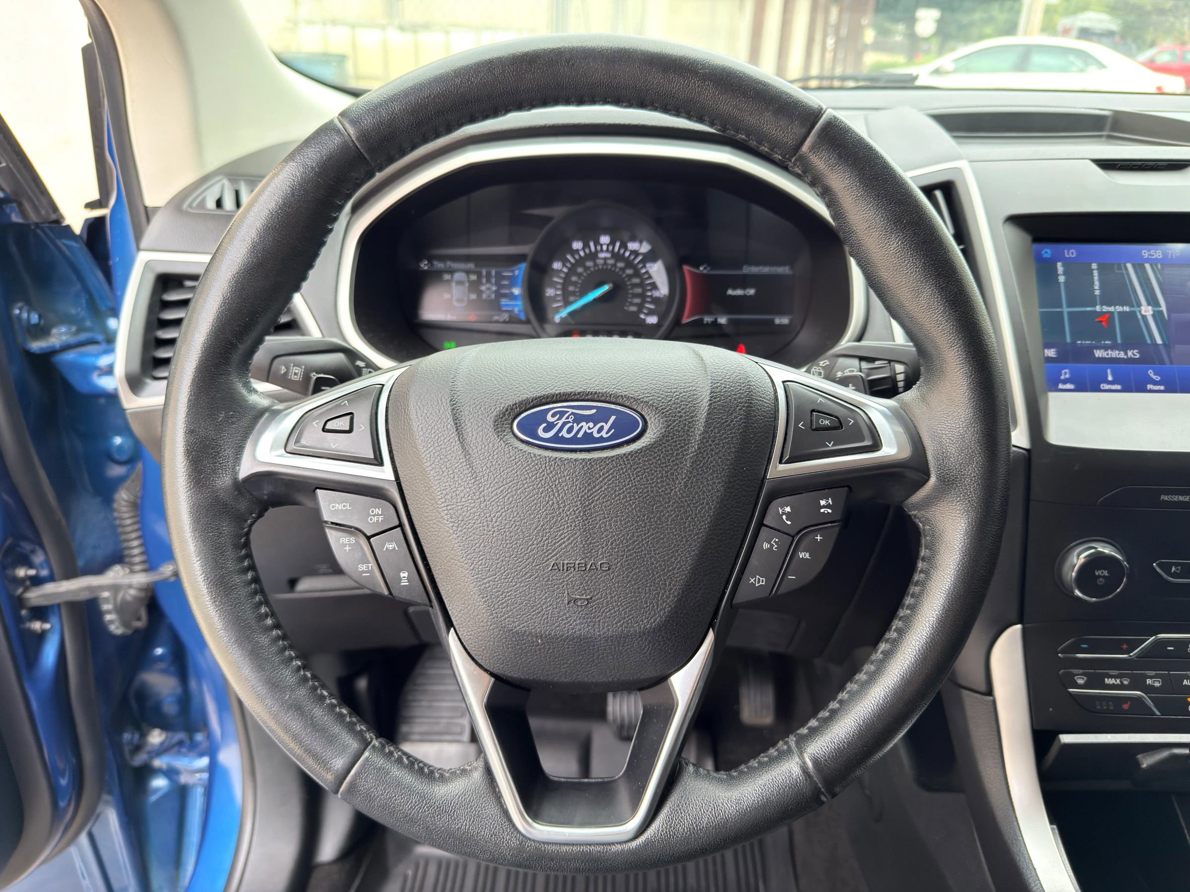 Used 2020 Ford Edge SEL w/ Convenience Package image 11