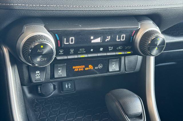 Certified 2019 Toyota RAV4 XLE w/ Convenience Package AWD/4WD image 21