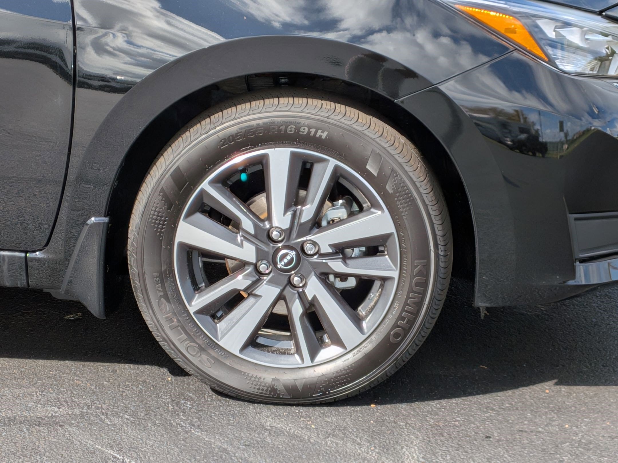 New 2025 Nissan Versa SV w/ Trunk Package image 10