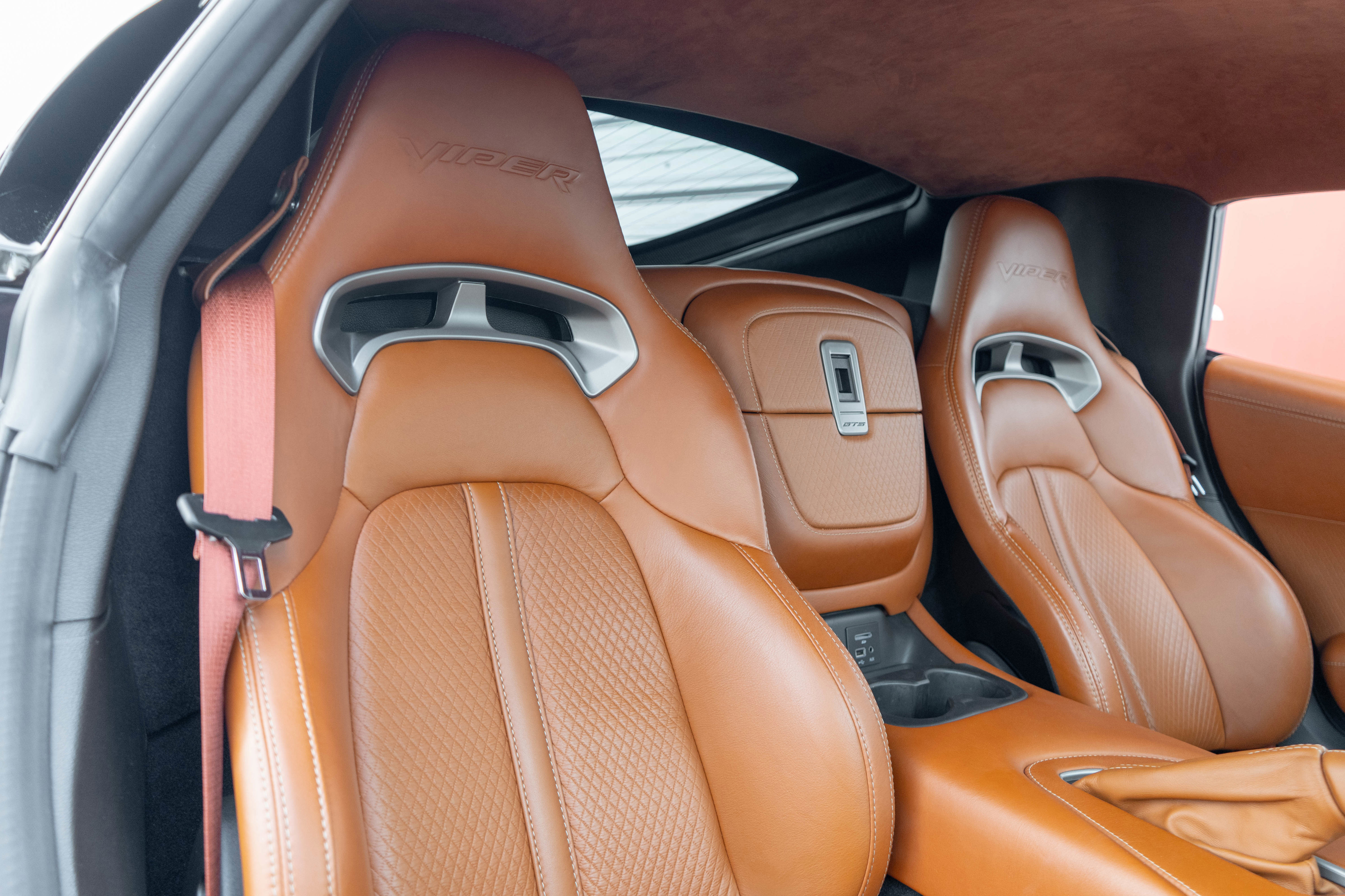 Used 2013 SRT Viper GTS w/ GTS Laguna Interior Pkg RWD image 22