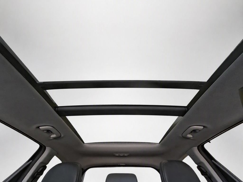Used 2023 Hyundai Santa Fe Limited AWD/4WD image 35