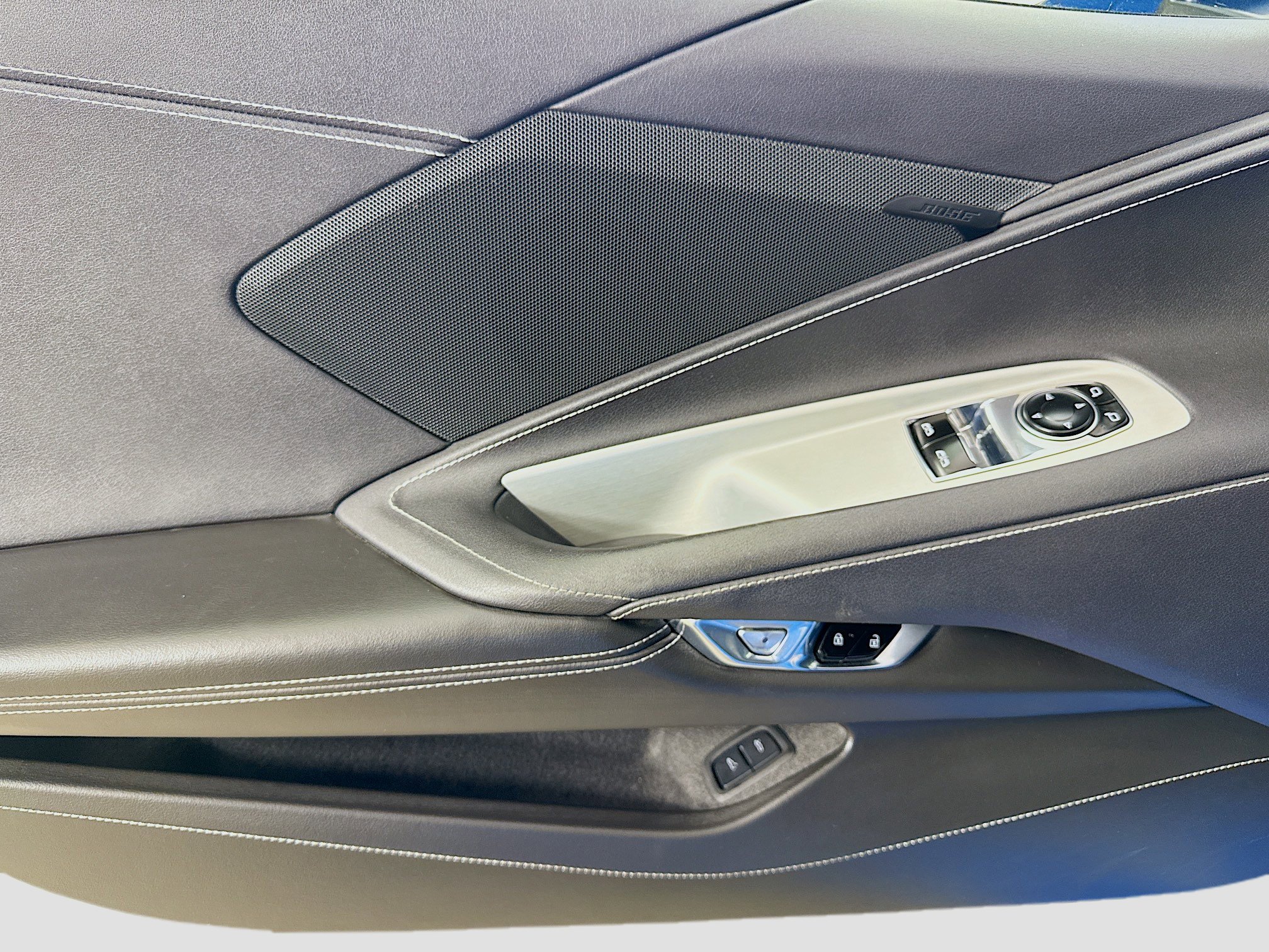 Used 2023 Chevrolet Corvette Stingray Coupe w/ Z51 Performance Package image 18