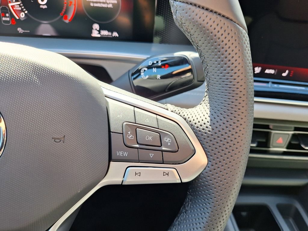 New 2026 Volkswagen Tiguan SE R-Line image 22