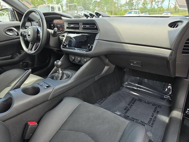 Used 2024 Nissan Z Performance w/ Floor Mat Package RWD image 9