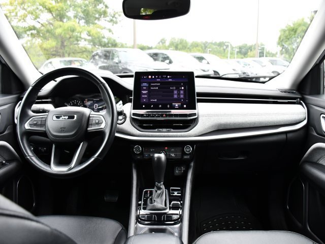 Used 2022 Jeep Compass Latitude image 21