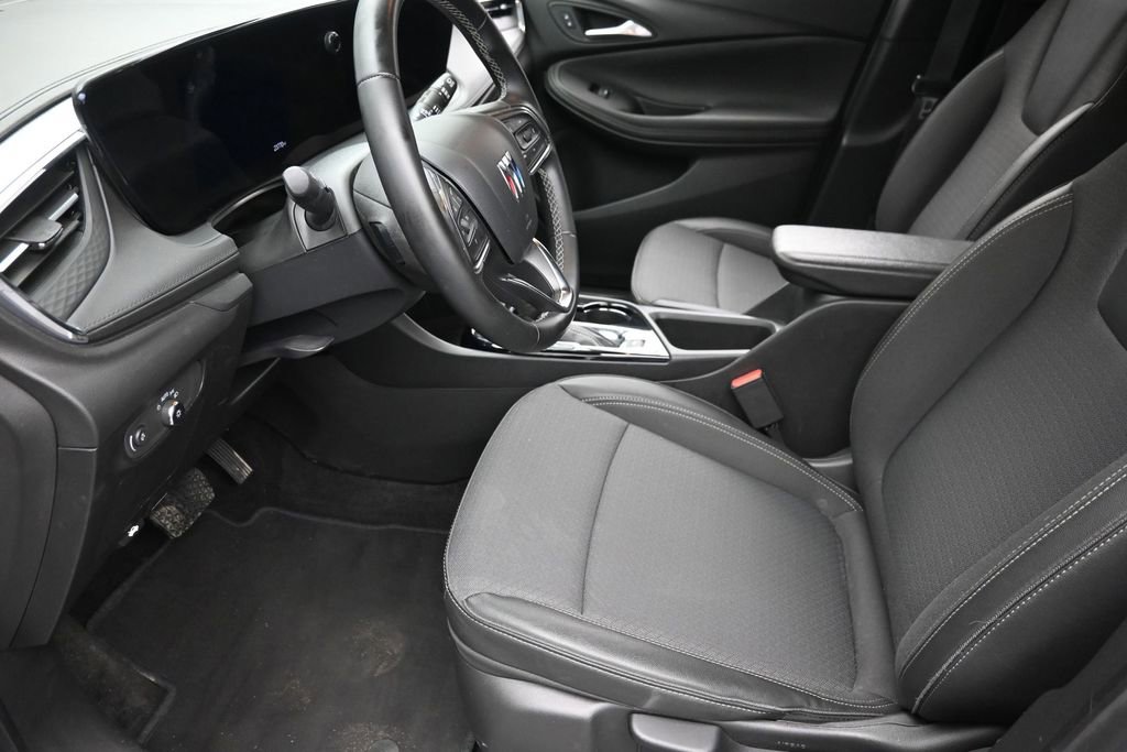 Used 2025 Buick Encore GX Preferred AWD/4WD image 13