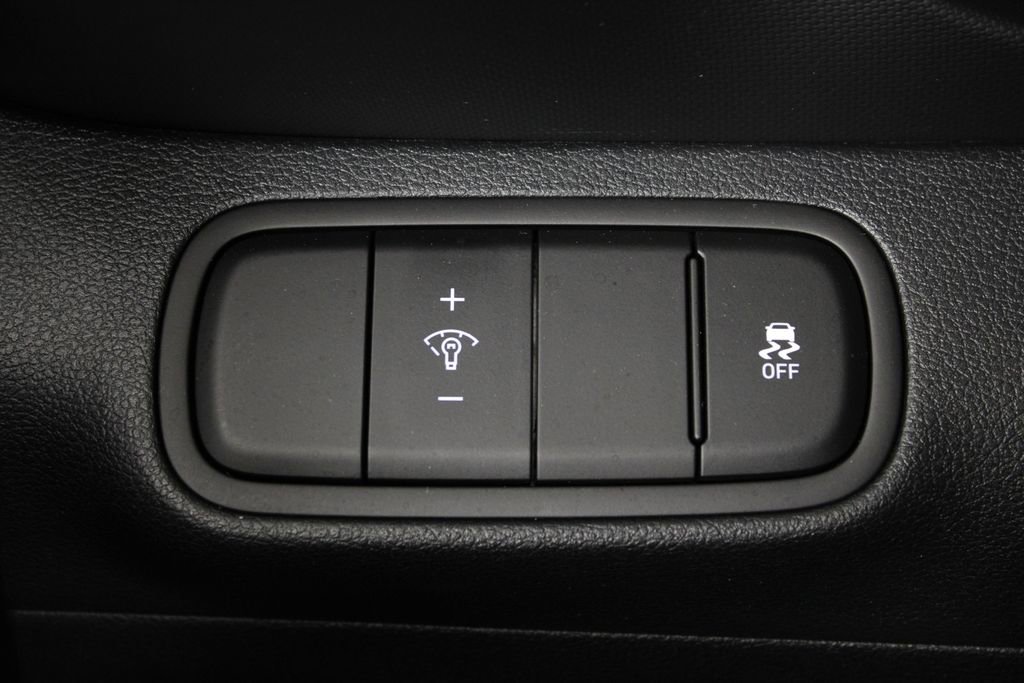 Certified 2026 Hyundai Venue SE image 21