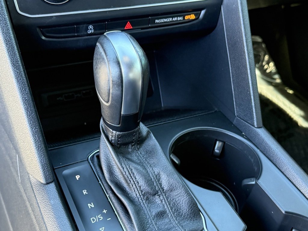 Used 2020 Volkswagen Atlas Cross Sport SE image 21