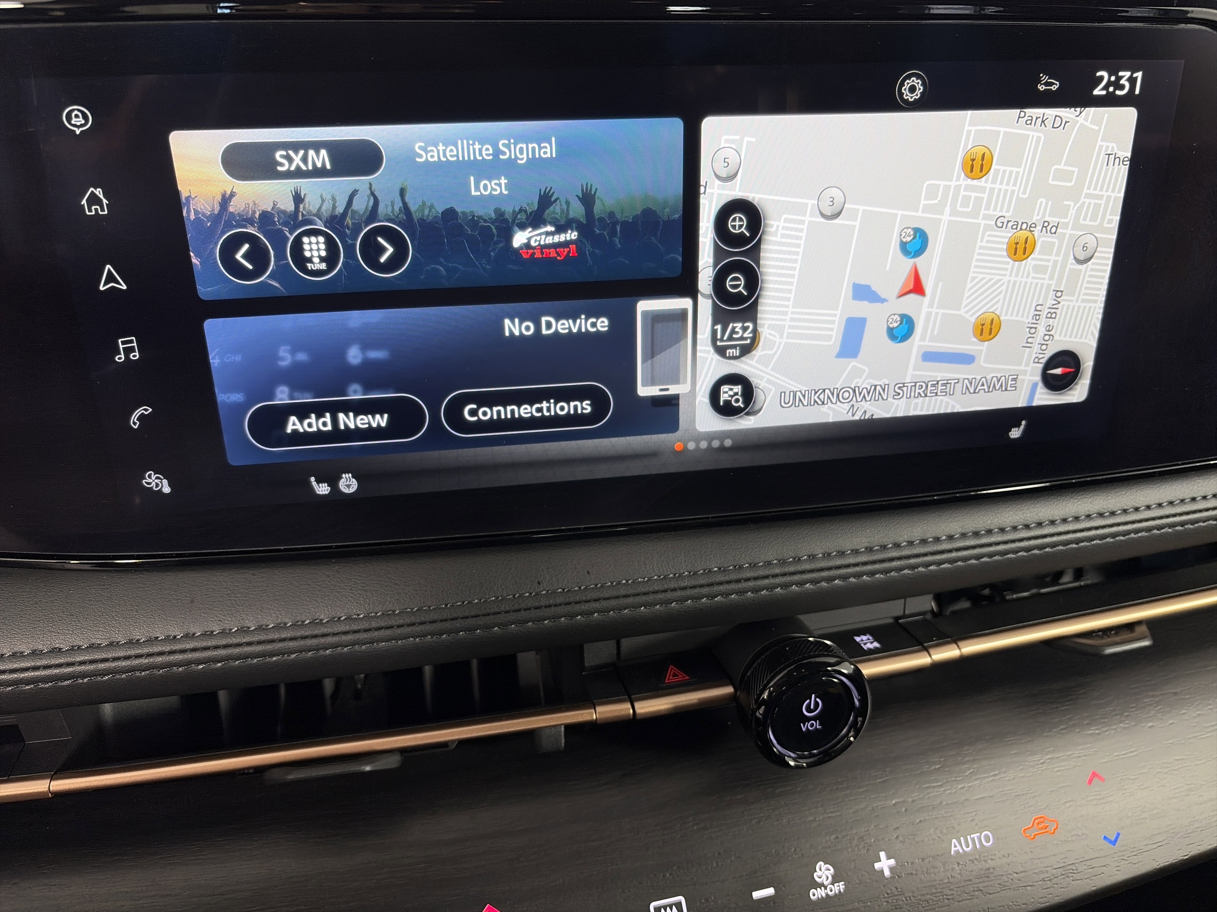 Used 2023 Nissan Ariya AWD image 18