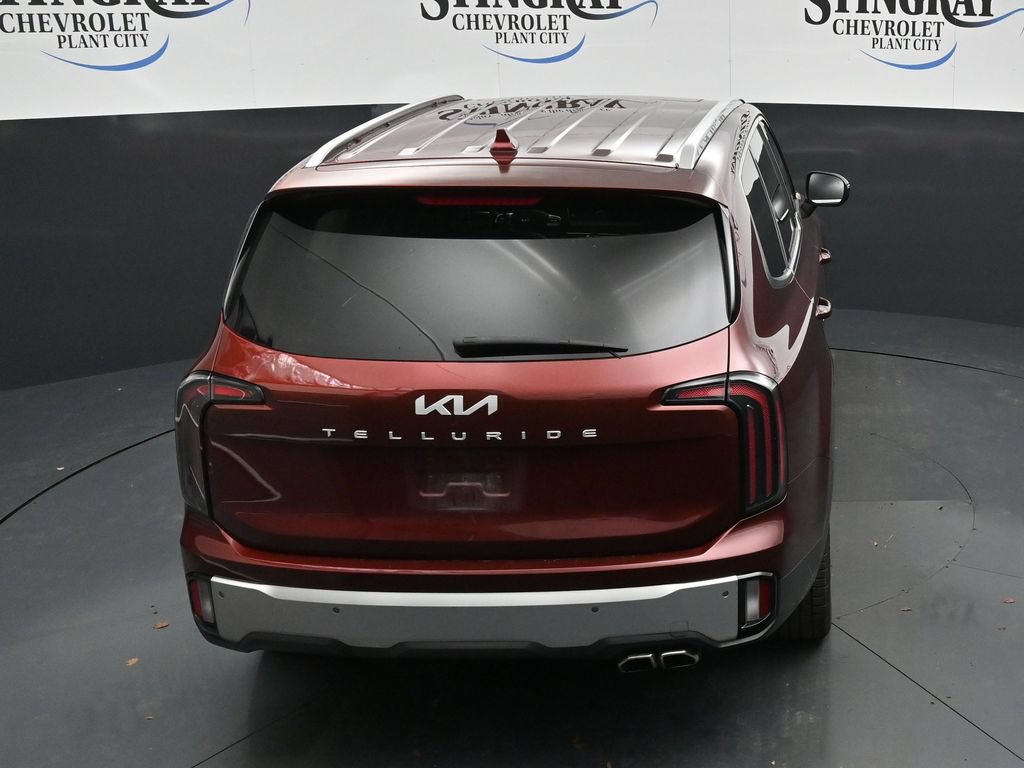Used 2023 Kia Telluride EX w/ EX Captain's Chair Package FWD image 23