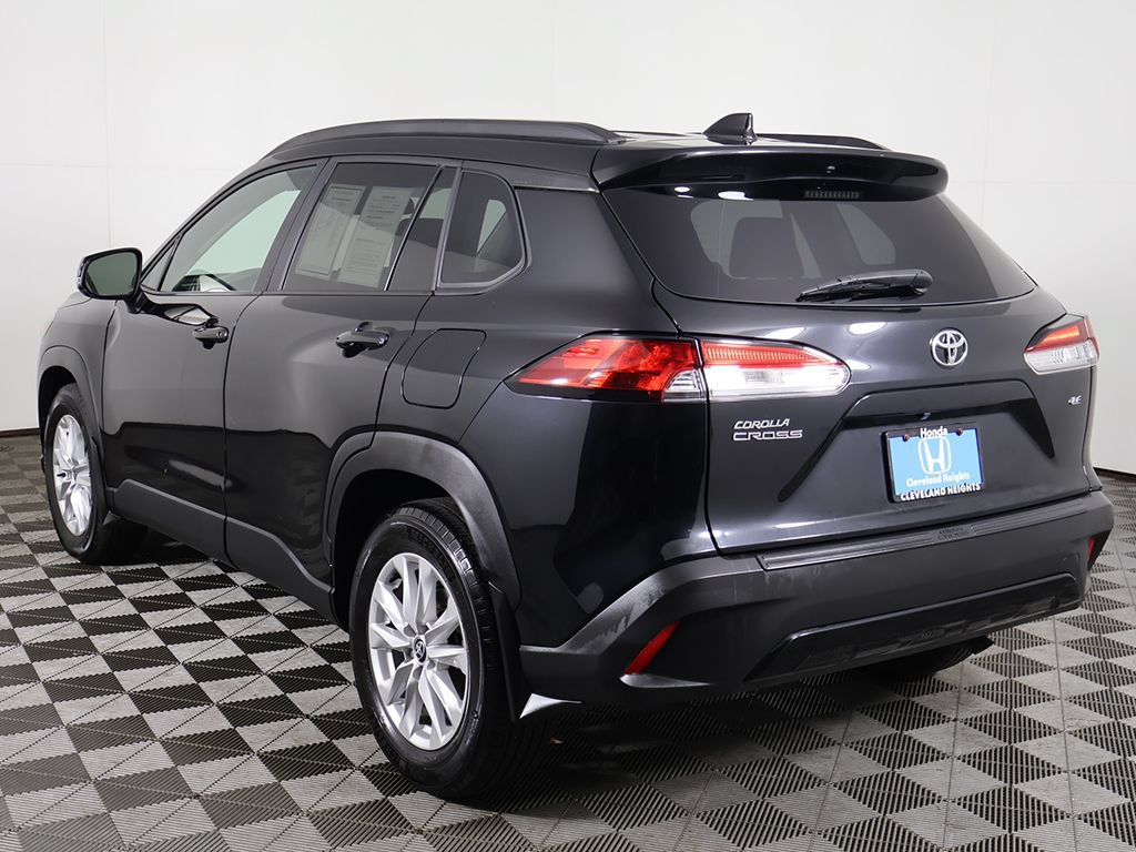 Used 2023 Toyota Corolla Cross LE FWD image 7