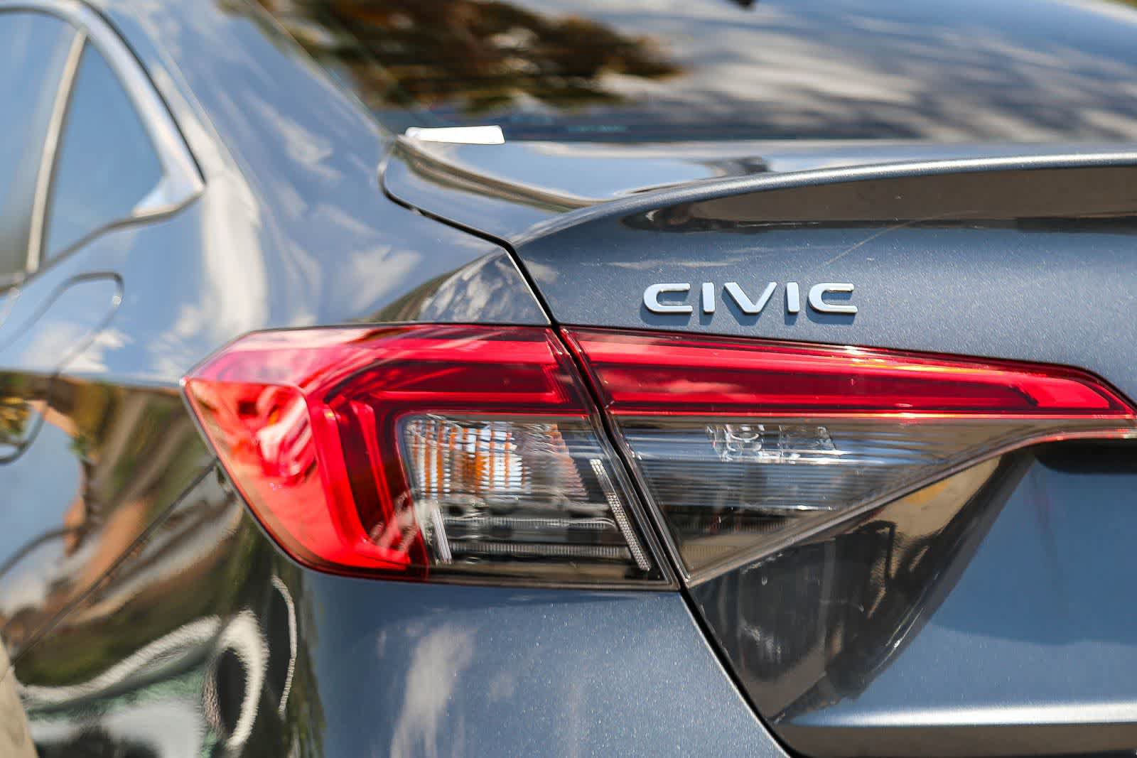 Used 2022 Honda Civic Touring image 7