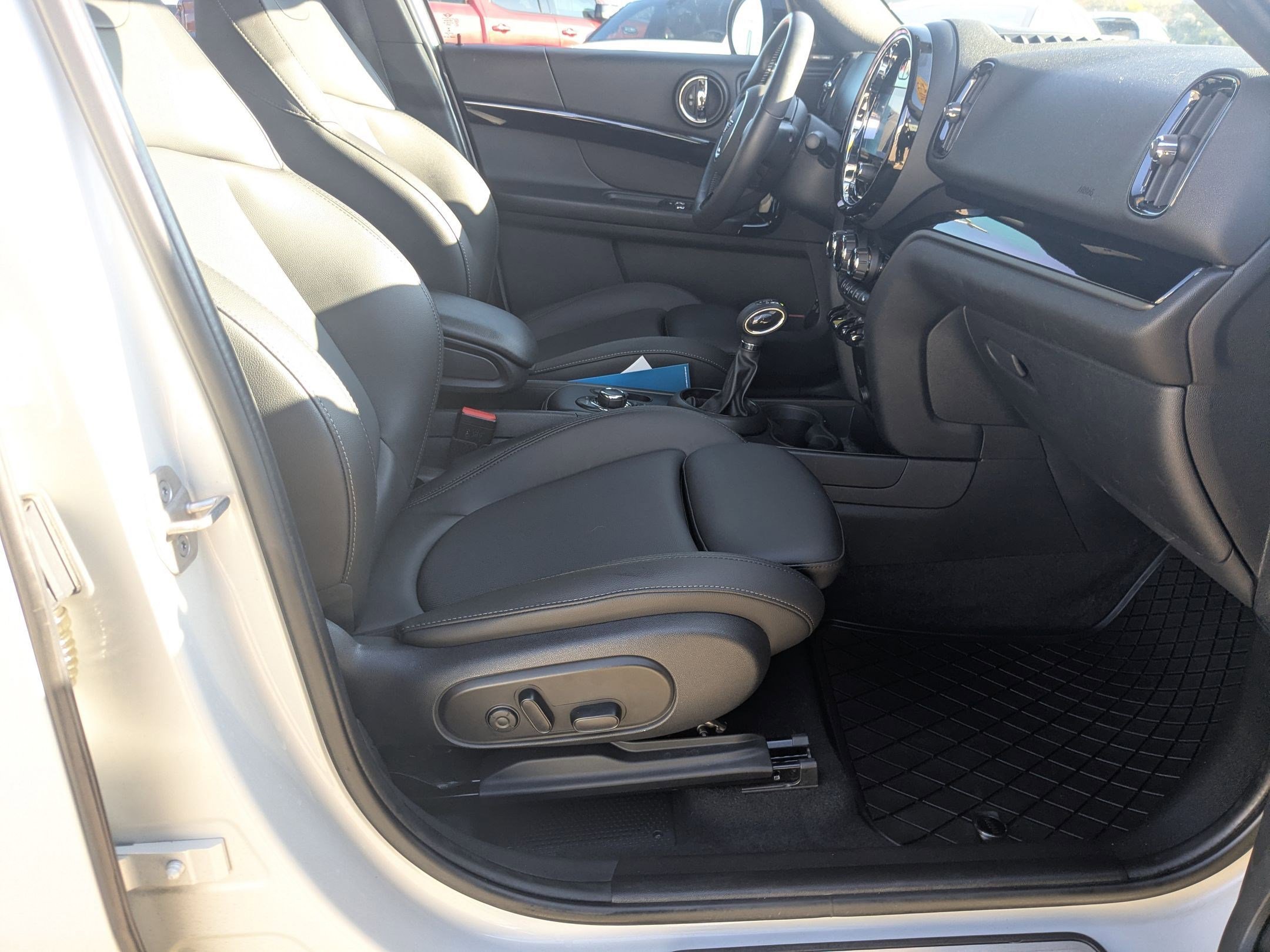 Used 2022 MINI Cooper Countryman SE w/ Premium Package image 20