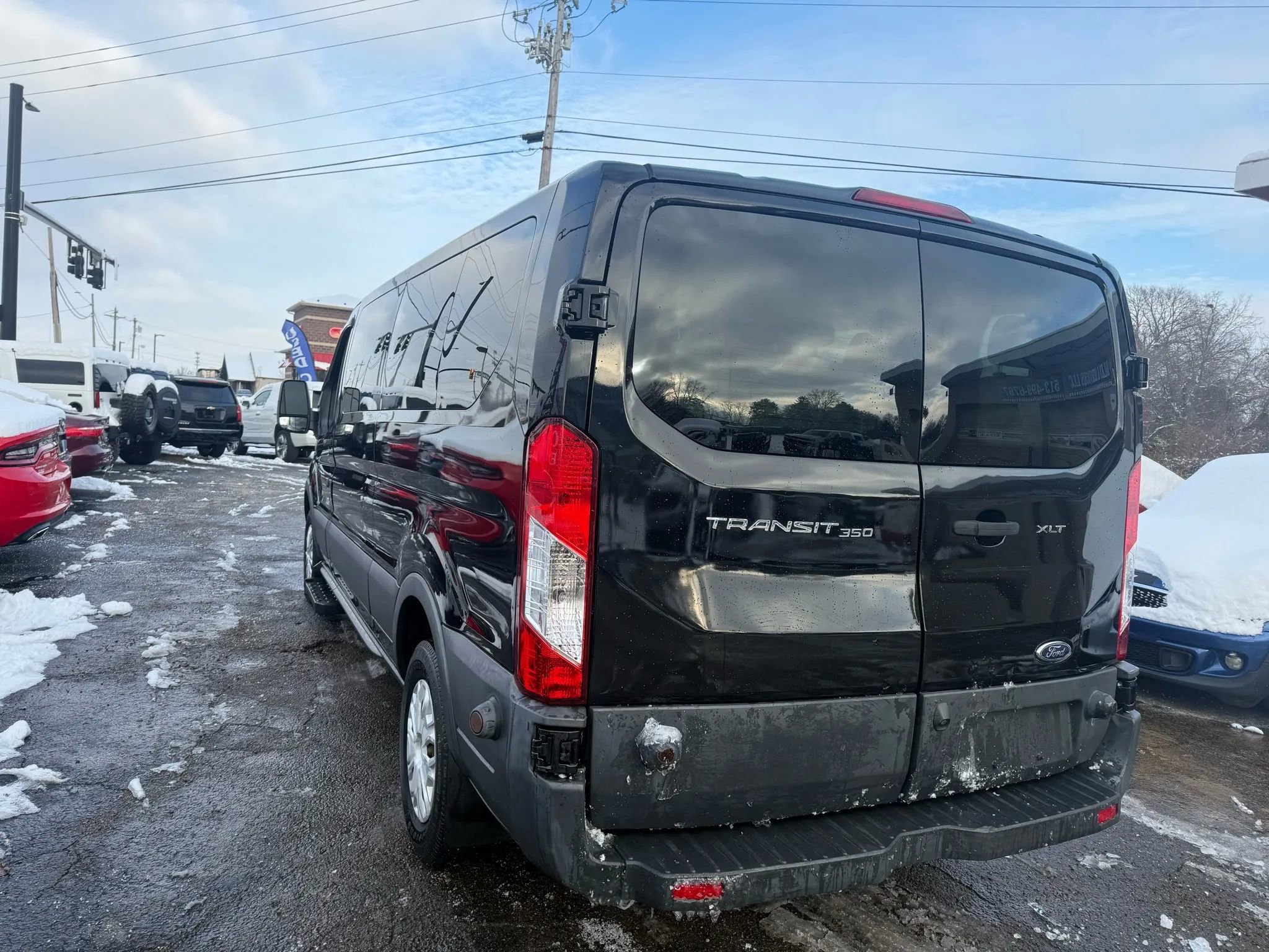 Used 2017 Ford Transit 350 XLT image 4