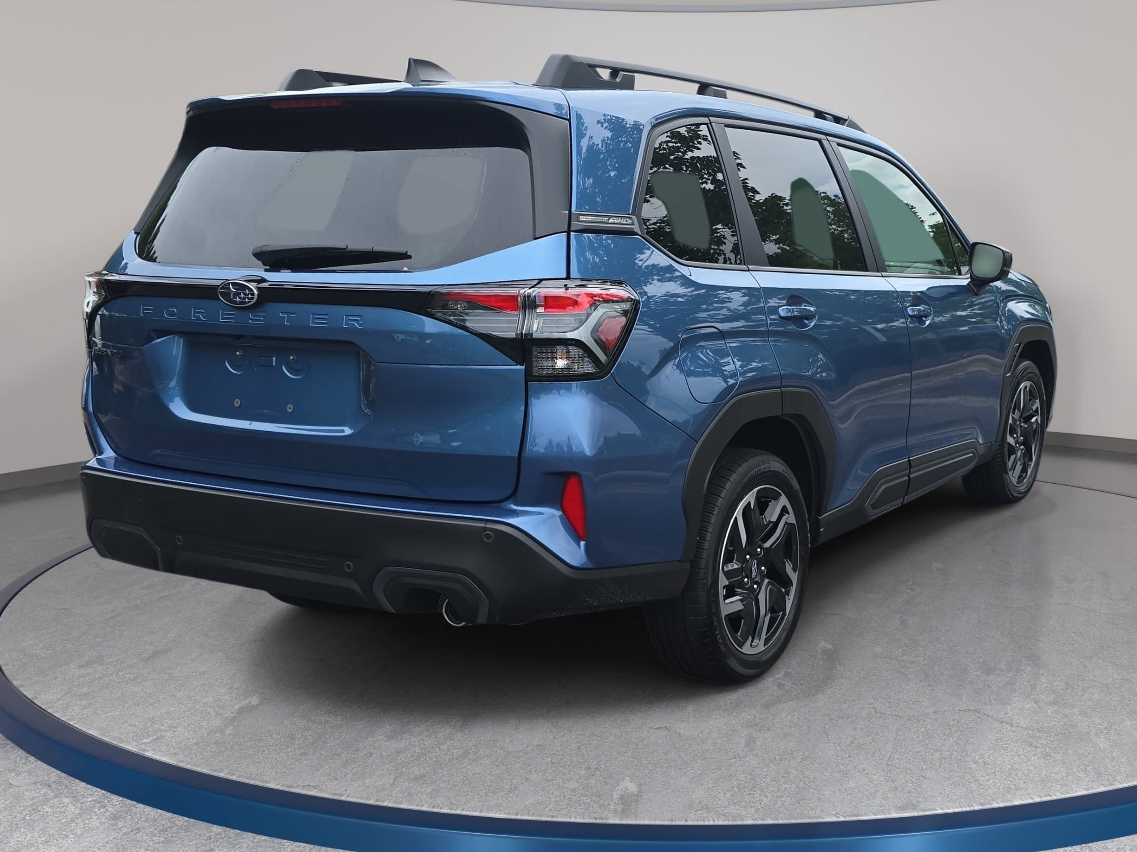 Used 2025 Subaru Forester Limited AWD/4WD image 5