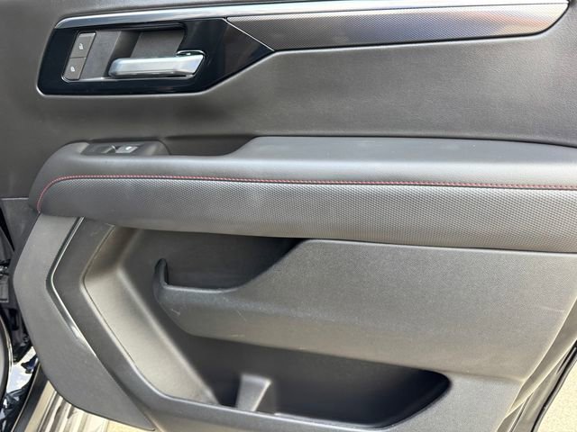 Certified 2025 Chevrolet Suburban RST image 9