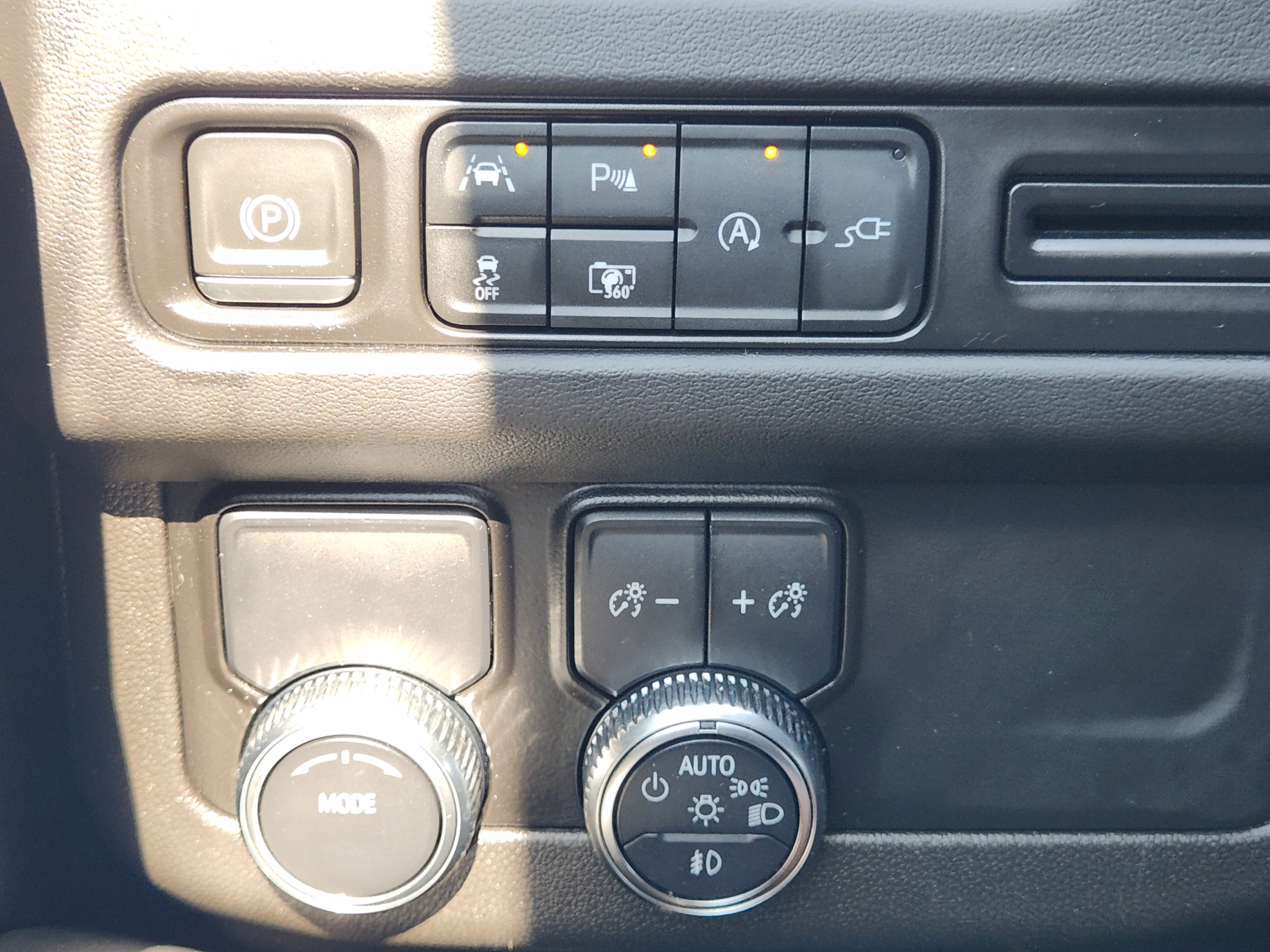 Used 2022 GMC Yukon SLT w/ SLT Premium Package RWD image 17