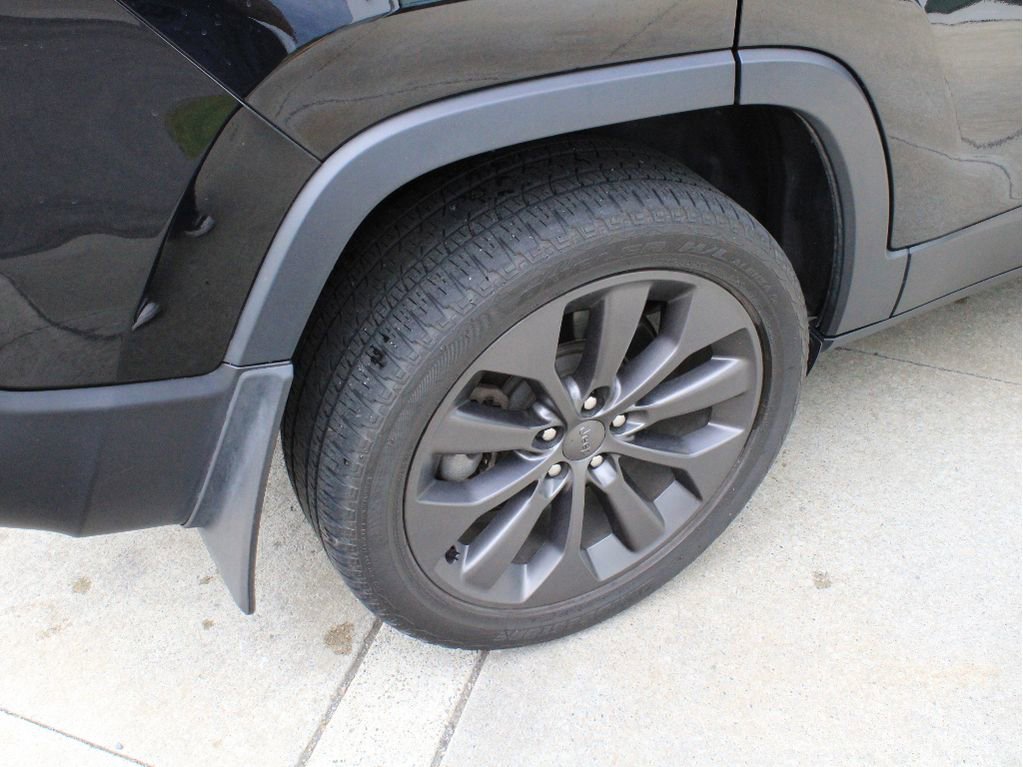 Used 2021 Jeep Cherokee Latitude Lux 80th Anniv w/ Quick Order Package 26U 80TH AWD/4WD image 11