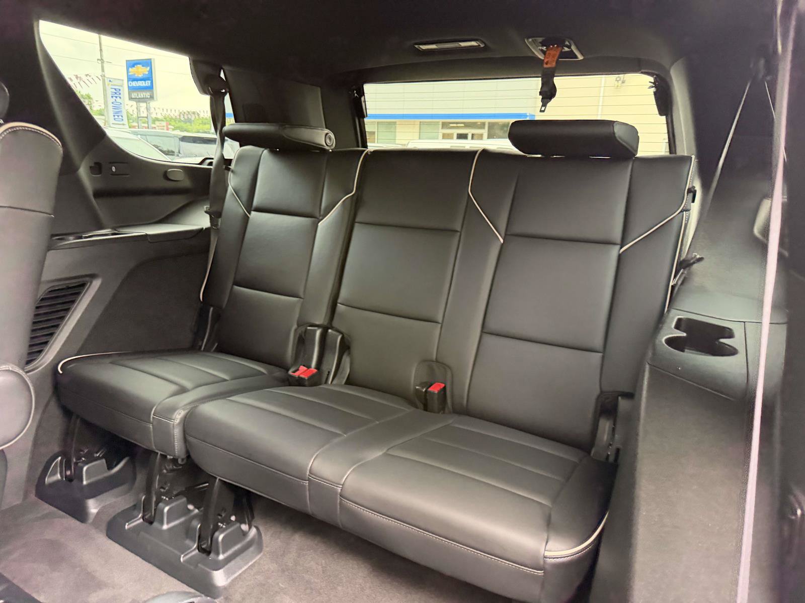 Used 2023 Cadillac Escalade Premium Luxury AWD/4WD image 15