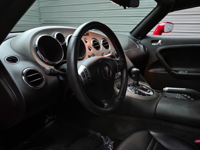 Used 2006 Pontiac Solstice Convertible w/ Premium Package RWD image 13