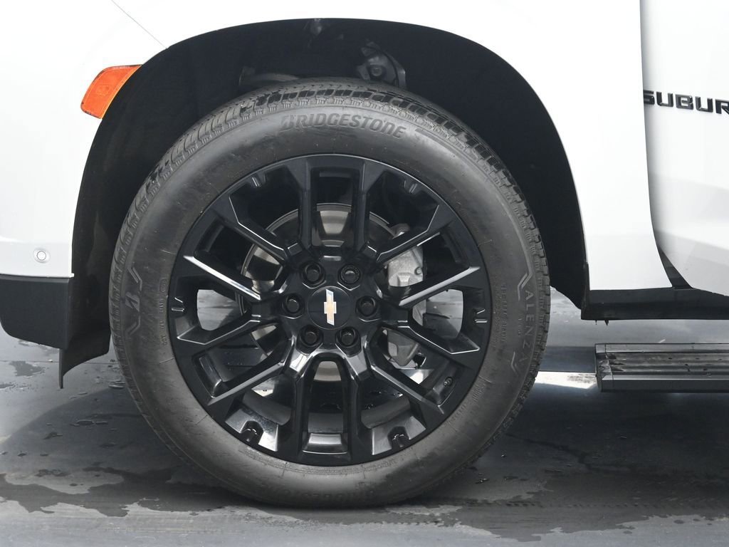Used 2024 Chevrolet Suburban High Country w/ Advanced Technology Package image 36