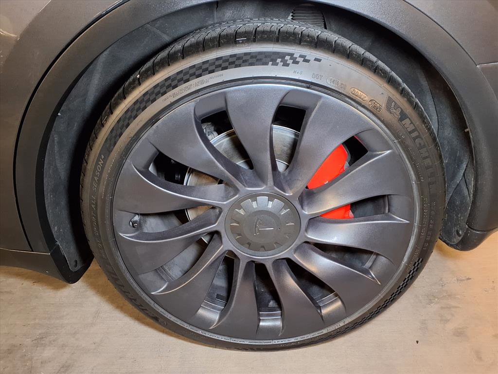 Used 2022 Tesla Model Y Performance image 18