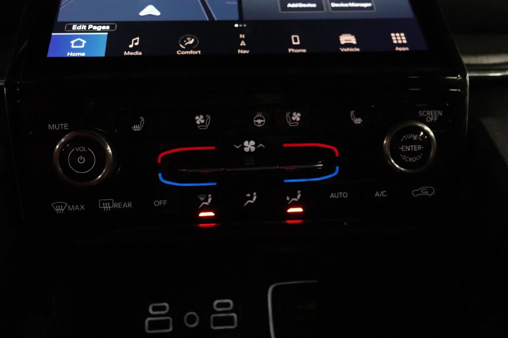 Used 2024 Jeep Grand Cherokee Overland w/ Advanced Protech Group III image 17