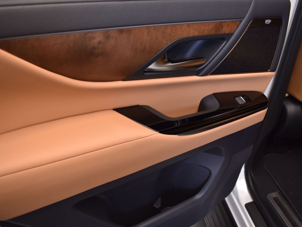 New 2026 Lexus LX 700h Luxury image 17