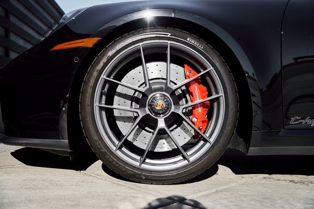 Used 2026 Porsche 911 Carrera GTS w/ Premium Package RWD image 3