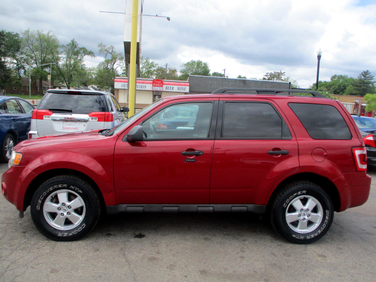 Used 2010 Ford Escape XLT image 4