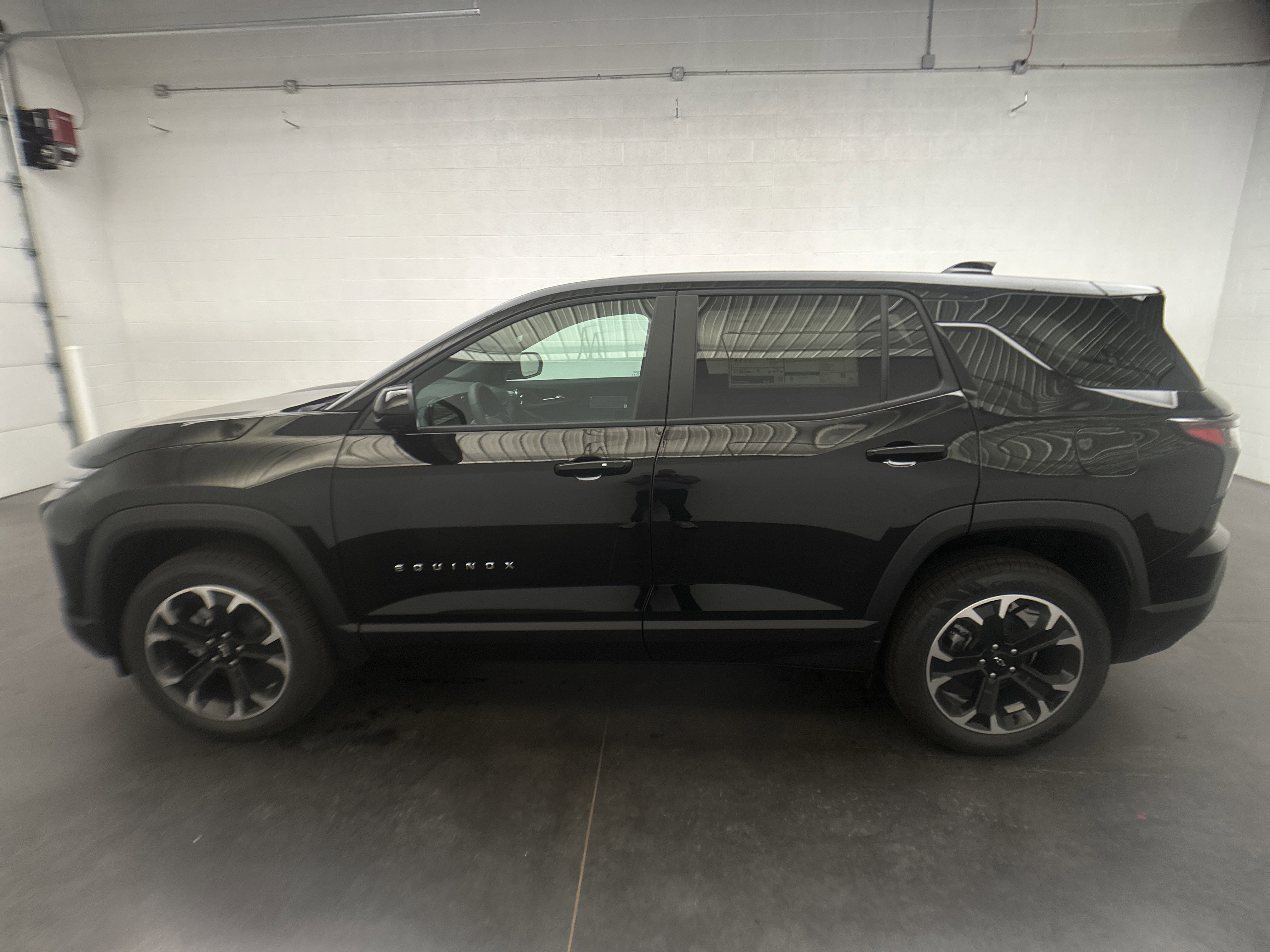 New 2026 Chevrolet Equinox LT w/ Safety and Technology Package image 6