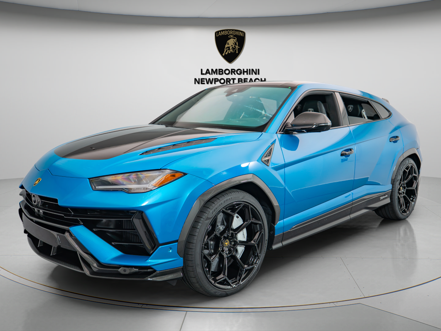Used 2024 Lamborghini Urus Performante AWD/4WD image 3