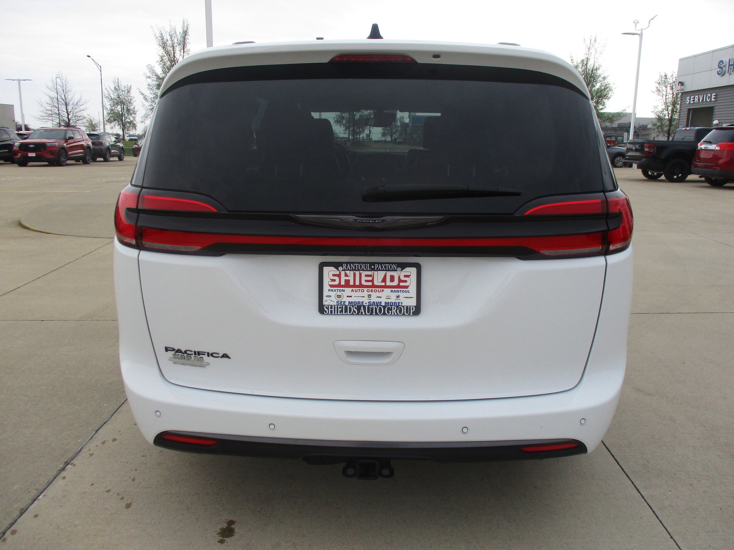 Used 2024 Chrysler Pacifica Touring-L w/ Road Tripper Package FWD image 5