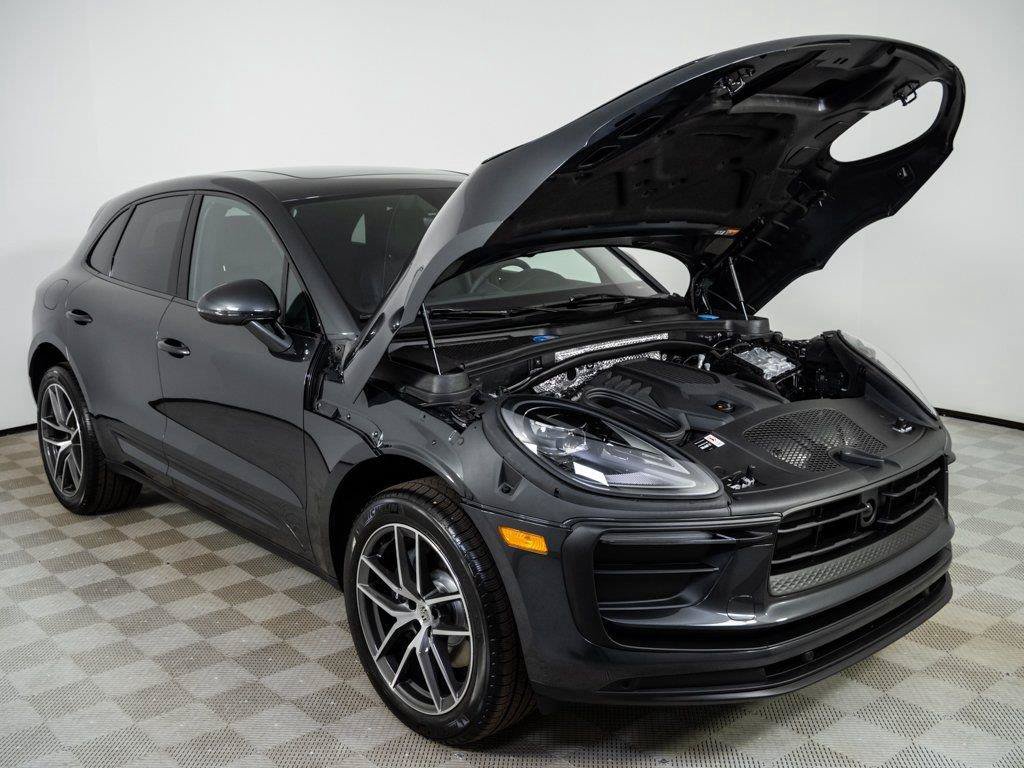New 2026 Porsche Macan AWD/4WD image 34