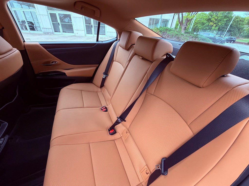 Certified 2025 Lexus ES 350 w/ Premium Package FWD image 14