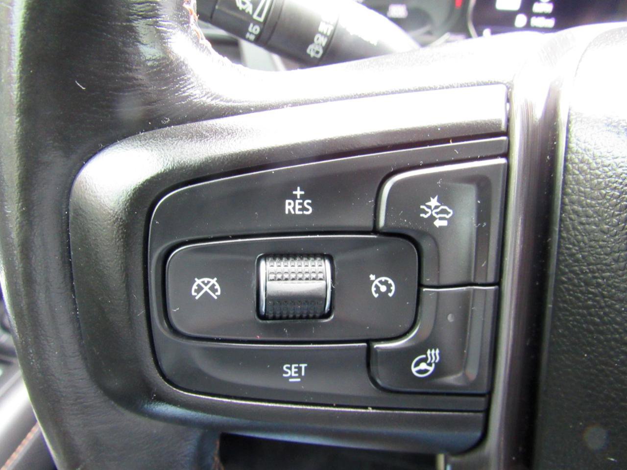 Used 2021 GMC Yukon XL AT4 w/ AT4 Premium Package image 23