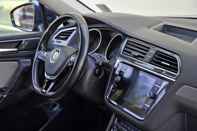 Used 2018 Volkswagen Tiguan SEL image 29