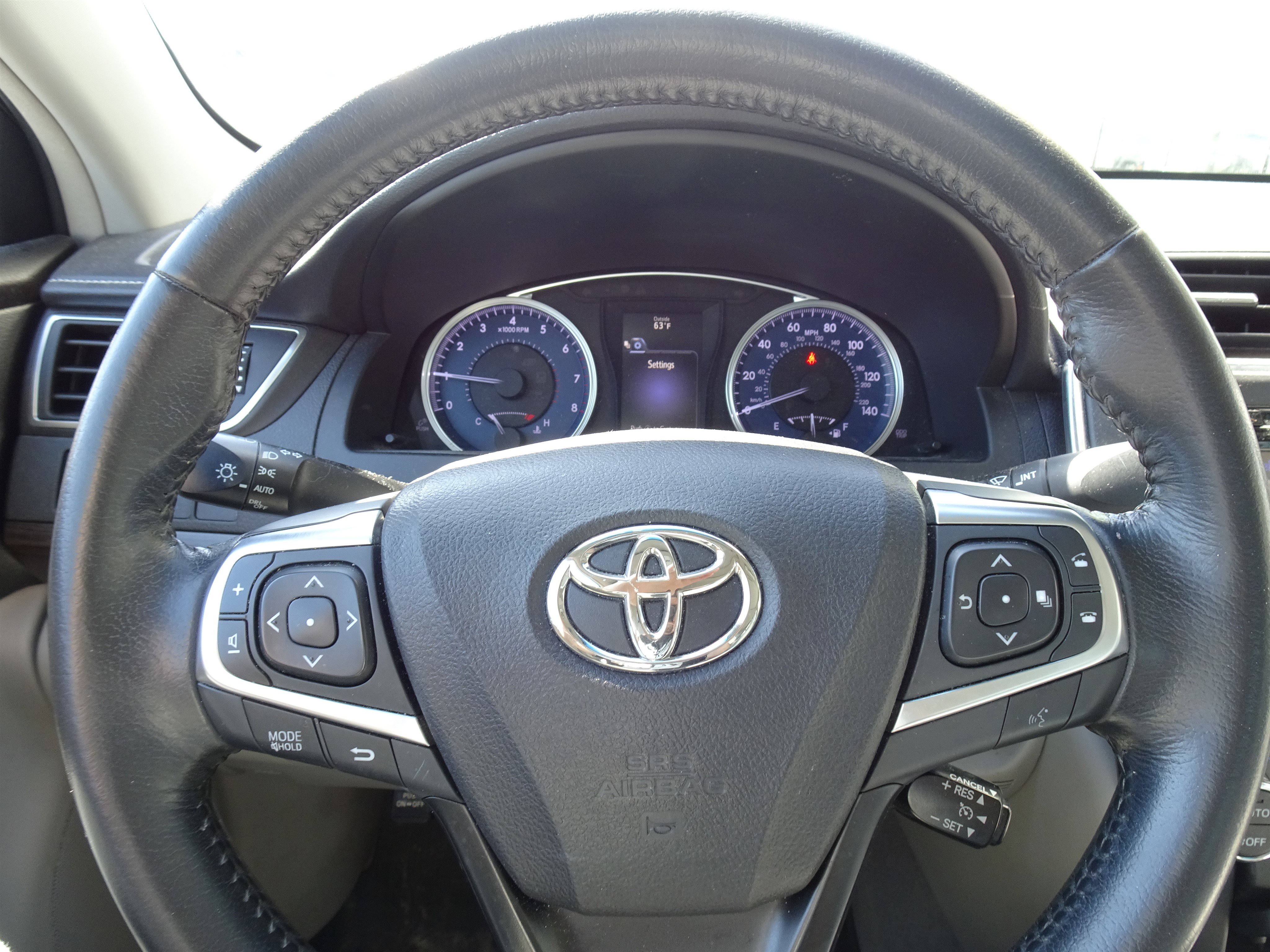 Used 2016 Toyota Camry XLE w/ Moonroof Package image 5