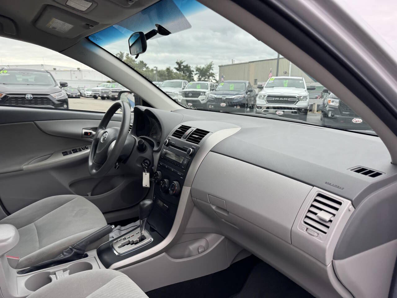 Used 2010 Toyota Corolla LE FWD image 33