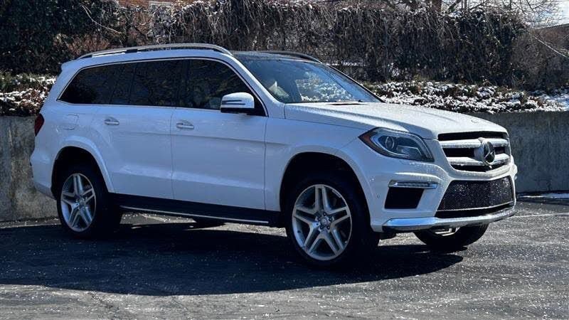 Used 2015 Mercedes-Benz GL 550 4MATIC w/ Driver Assistance Package image 7