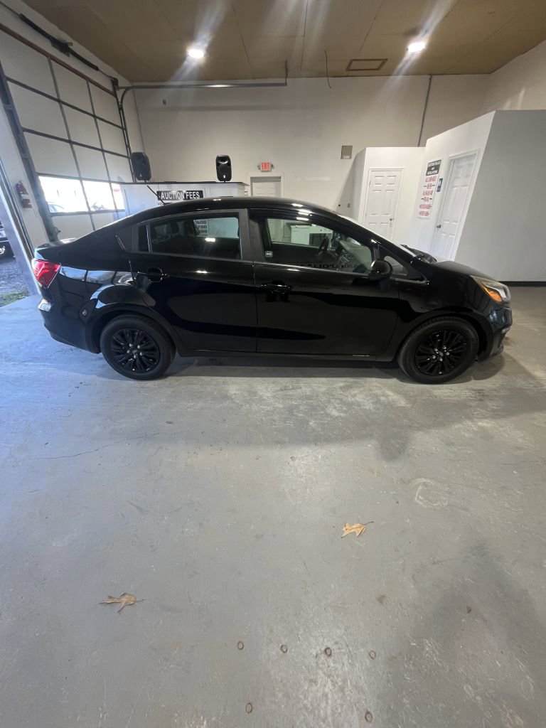 Used 2017 Kia Rio LX w/ Power Package image 2