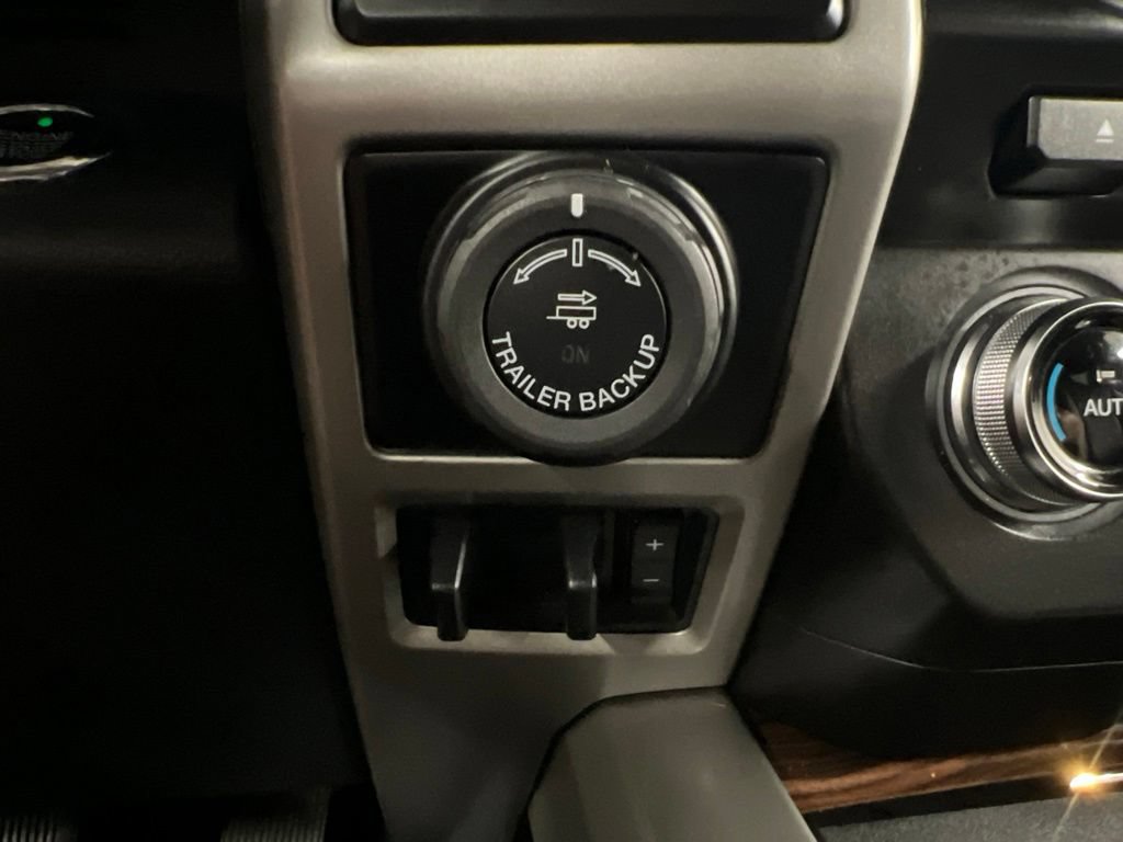 Used 2016 Ford F150 Lariat w/ Equipment Group 502A Luxury AWD/4WD image 20