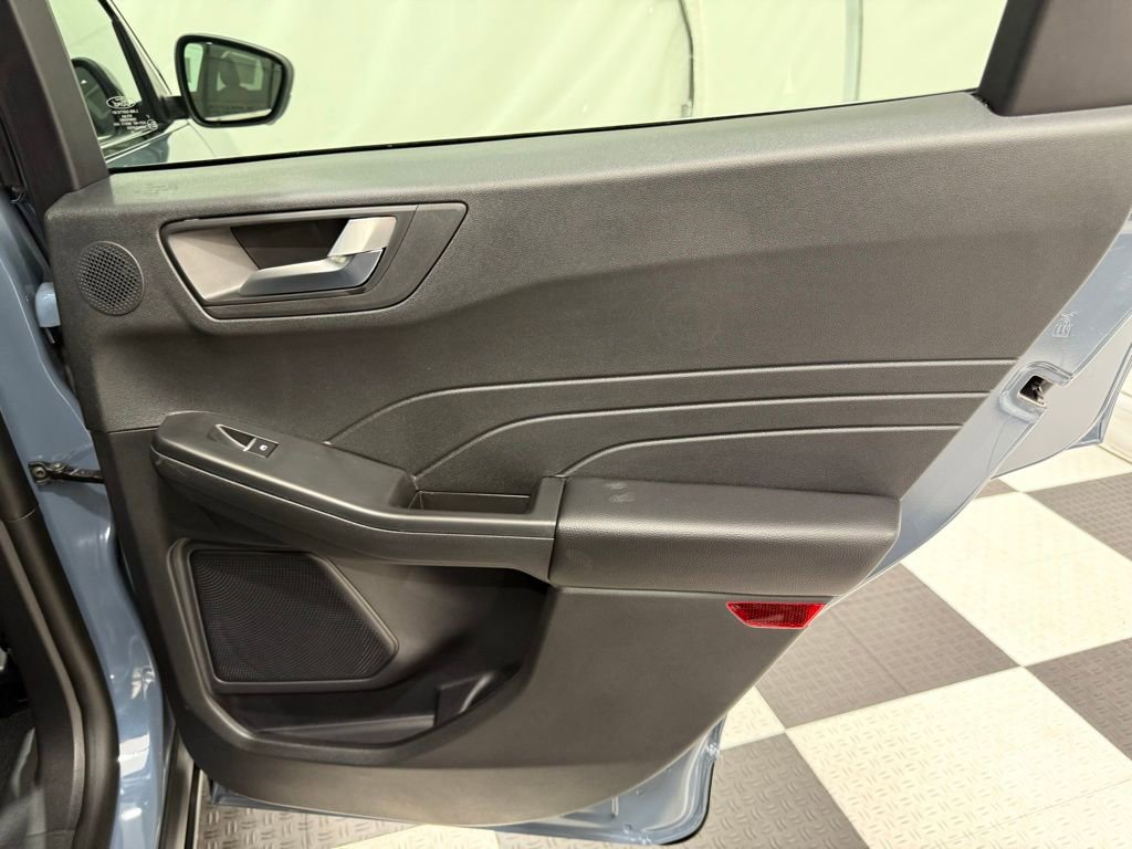 New 2025 Ford Escape SE w/ PHEV Premium Package image 24