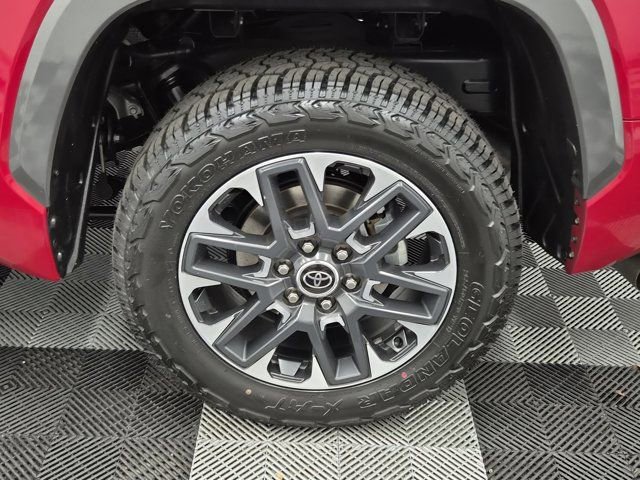 Used 2022 Toyota Tundra Limited image 9