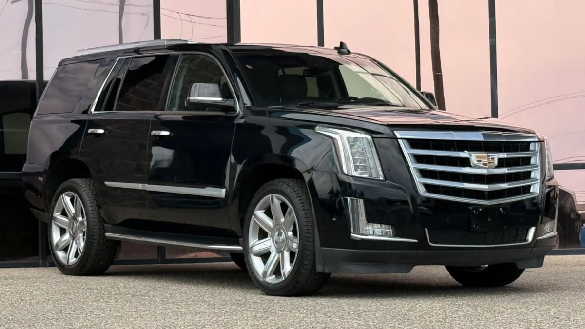 Used 2018 Cadillac Escalade Luxury AWD/4WD image 17